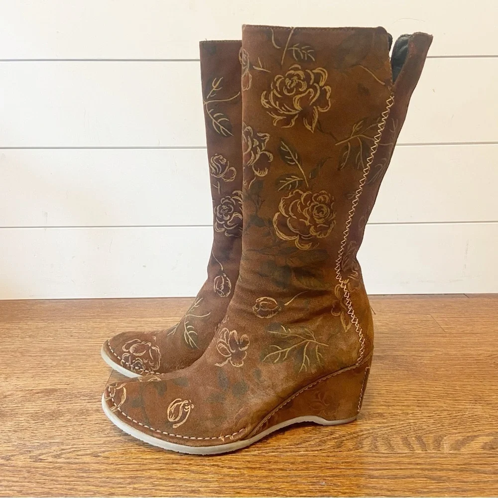 Pon Quintana | Women’s Suede Wedge Size Zip floral Boots Size 38 1/2 - Picture 1 of 12